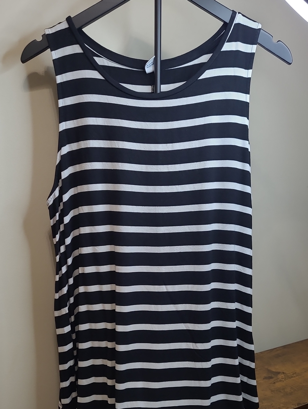 Old Navy Luxe Black & White Striped Sleeveless Top size XL
